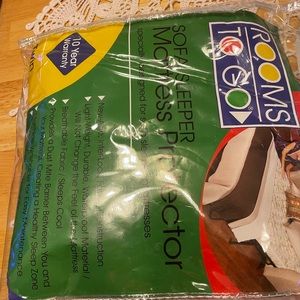 NWOT twin sofa mattress protector. Never used